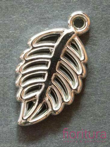 ZAWIESZKA LIŚĆ 33x18x5MM KOLOR SREBRNY