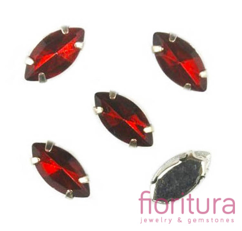 KORALIKI SZKLANE FASETOWANE W METALOWEJ OPRAWIE MARKIZA 4x8MM KOLOR RUBIN