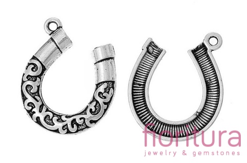 ZAWIESZKA PODKOWA 26x23MM KOLOR STARE SREBRO