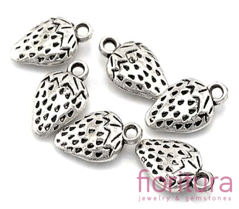 ZAWIESZKA TRUSKAWKA 17X11MM KOLOR STARE SREBRO