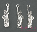 ZAWIESZKA STATUA WOLNOŚCI 34x10MM KOLOR STARE SREBRO