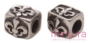 PRZEKŁADKA Z LILIJKĄ KOSTKA 8x8x8MM KOLOR STARE SREBRO