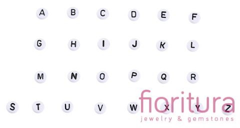 ZESTAW KORALIKÓW AKRYLOWYCH Z LITERAMI A-Z PASTYLKA 7x4MM KOLOR BIAŁY Z CZARNYMI LITERAMI 1488 SZT