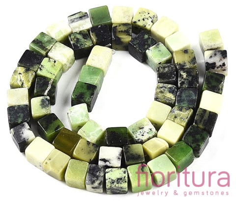 KAMIEŃ NATURALNY  SERPENTYNIT KOSTKA NIEREGULARNA 6-6,5x6-5,5MM