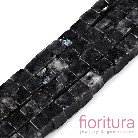 KAMIEŃ NATURALNY  LARVIKIT KOSTKA NIEREGULARNA 6-6,5x6-5,5x6-6,5MM