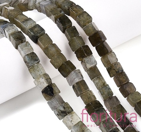 KAMIEŃ NATURALNY  LABRADORYT KOSTKA NIEREGULARNA 6-6,5x6-5,5x6-6,5MM