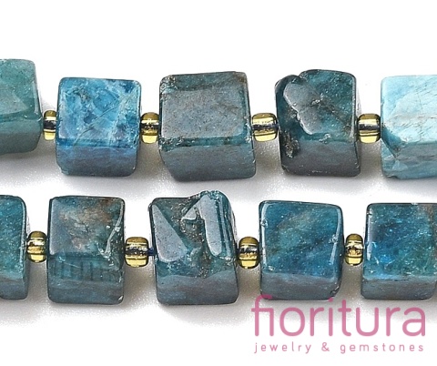 KAMIEŃ NATURALNY APATYT KOSTKA NIEREGULARNA 7-8,5x7-8,5x7-8,5MM