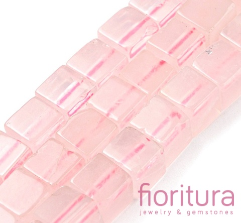 KAMIEŃ NATURALNY KWARC RÓŻOWY KOSTKA NIEREGULARNA 6-6,5x6-5,5x6-6,5MM