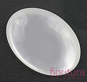 KABOSZON Z ŻYWICY KOCIE OKO OWAL 17x13MM KOLOR BIAŁY