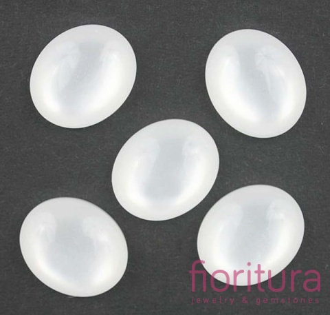 KABOSZON Z ŻYWICY KOCIE OKO OWAL 12x10MM KOLOR BIAŁY