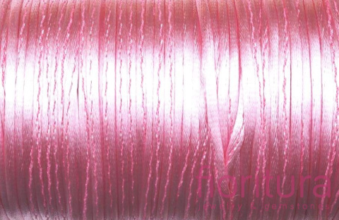 SZNUREK SATYNOWY 2MM KOLOR PRISM PINK