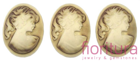 KABOSZON KAMEA OWAL 30x40MM KOLOR PODSTAWY JASNY BRĄZ