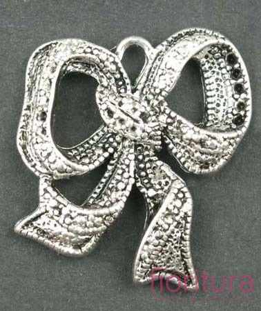 ZAWIESZKA KOKARDKA 25X21MM KOLOR STARE SREBRO