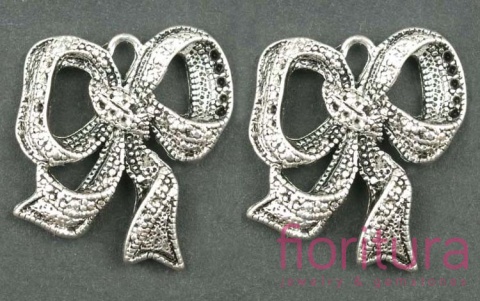 ZAWIESZKA KOKARDKA 25X21MM KOLOR STARE SREBRO